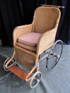 Wheelchair (H) Old Wicker (H: 0.95m W: 0.67m D: 0.9m)