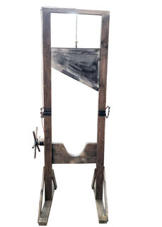 Guillotine (2.3 x 0.9 x 0.7m)