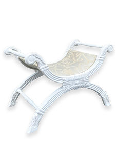 Cleopatra Throne White (H: 54cm x W: 78cm x D: 50cm)