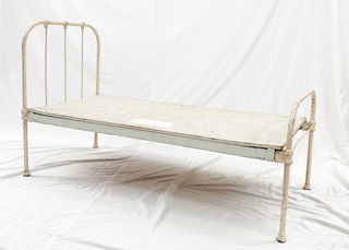 Bed Frame+Base #1 Single Child White (H: 1.02m x W: 0.77m x L: 1.6m)