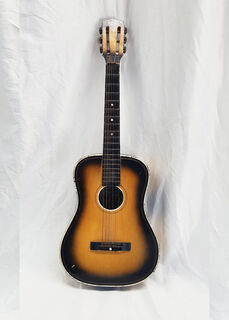 Acoustic Guitar (small size)