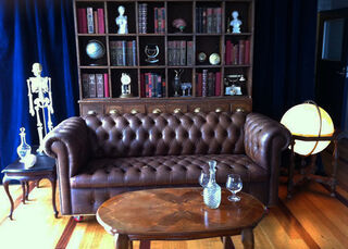 Gentlemen's Lounge 
