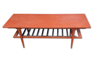 Coffee Table #523 1970s w/ Magazine Rack