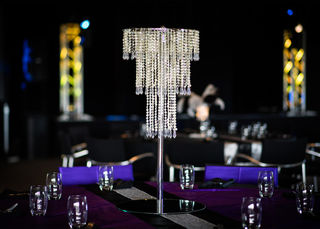 Cream Chandelier Centrepiece (H: 1m or 0.75cm)