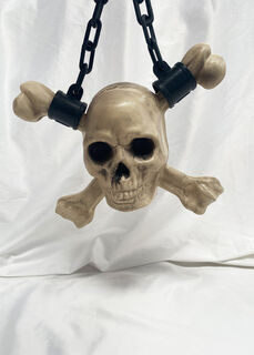 Hanging Skull Cross Bones (H: 20cm W: 26cm)