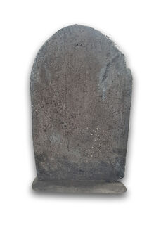 Gravestone Large F - Stone w/ Chipped Edge (H: 1.2m x W: 0.75m)
