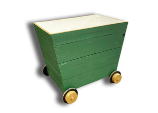 Christmas Cart Green (H: 57cm W: 75cm D: 42cm)