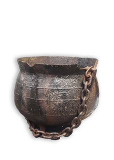 Cauldron Cast Iron Damaged (H: 0.25m x D: 0.3m)