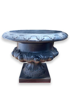 Urn (B) Black (H: 45cm D: 60cm)