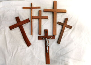 Cross/Crucifix Wood Small Assorted