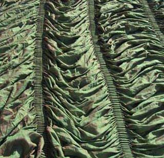 Curtain Waterfall Green/Pink Shot (W: 6.5m x H: 5.5m)