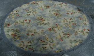 Rug Floral round Blue/grey w/red  green (1.40m x 1.40m)