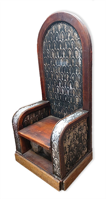 Curved Back Silver Throne (H: 1.7m x W: 0.83m x D: 0.61m)