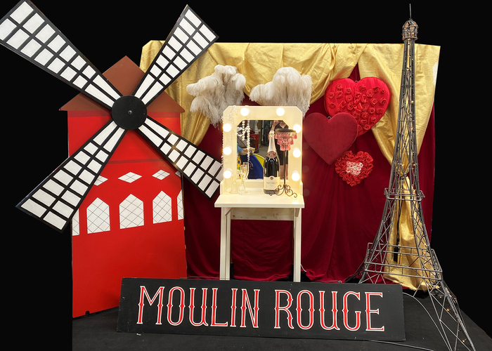 Moulin Rouge / Paris 