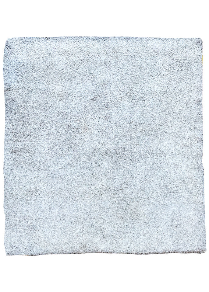 White Shag Carpet (2.4m x 2.3m)