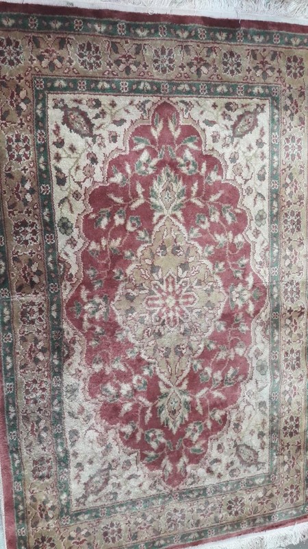 Carpet Persian Red, Cream and Green (1.5m x 0.93m)