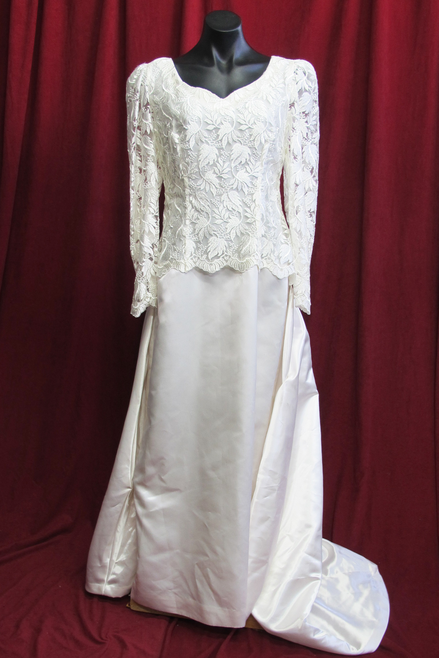 Wedding Dress Cream Lace Bodice sz.14-16