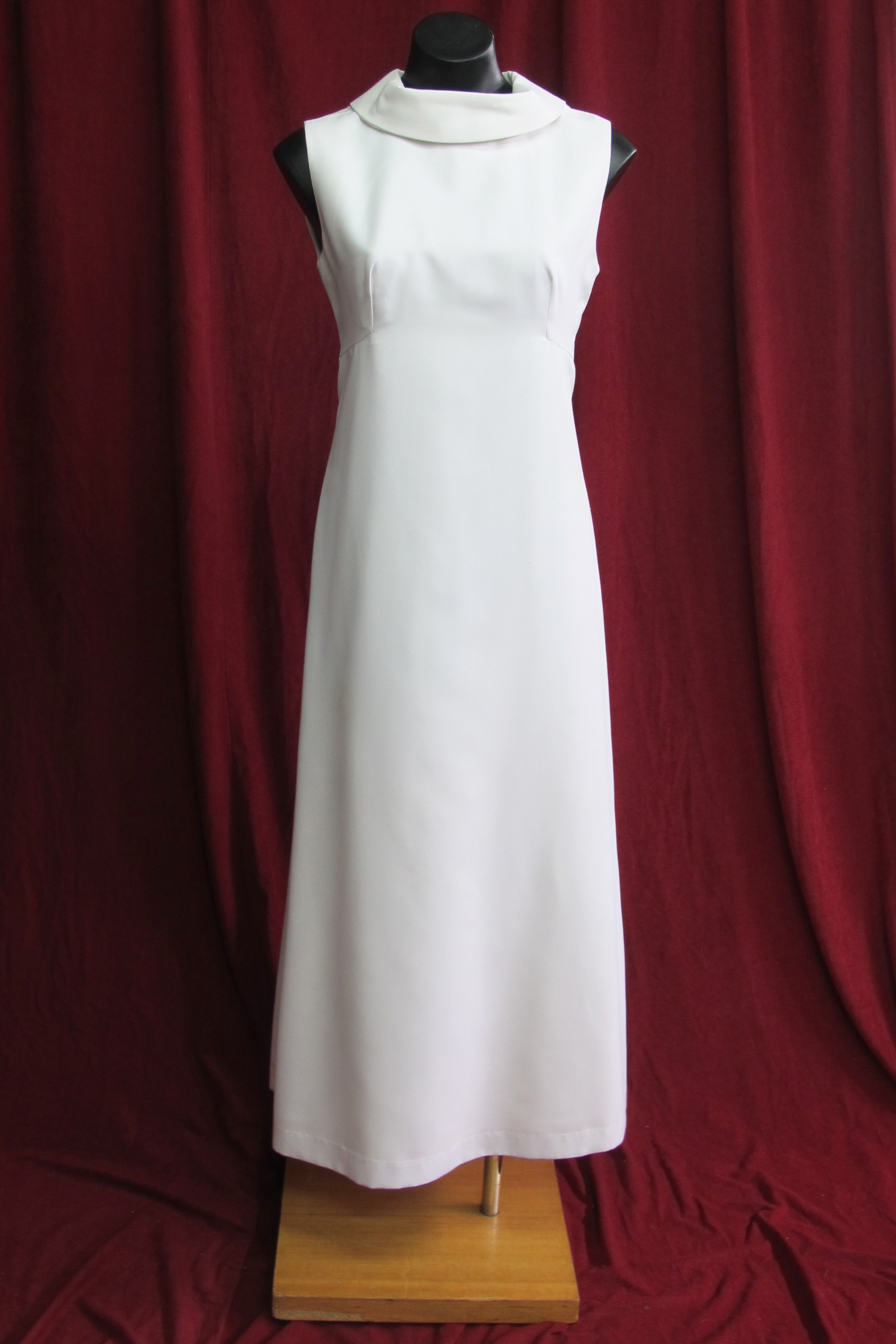 Wedding Dress 1970s Sleeveless Roll Neck sz.12 45010766 - First Scene ...