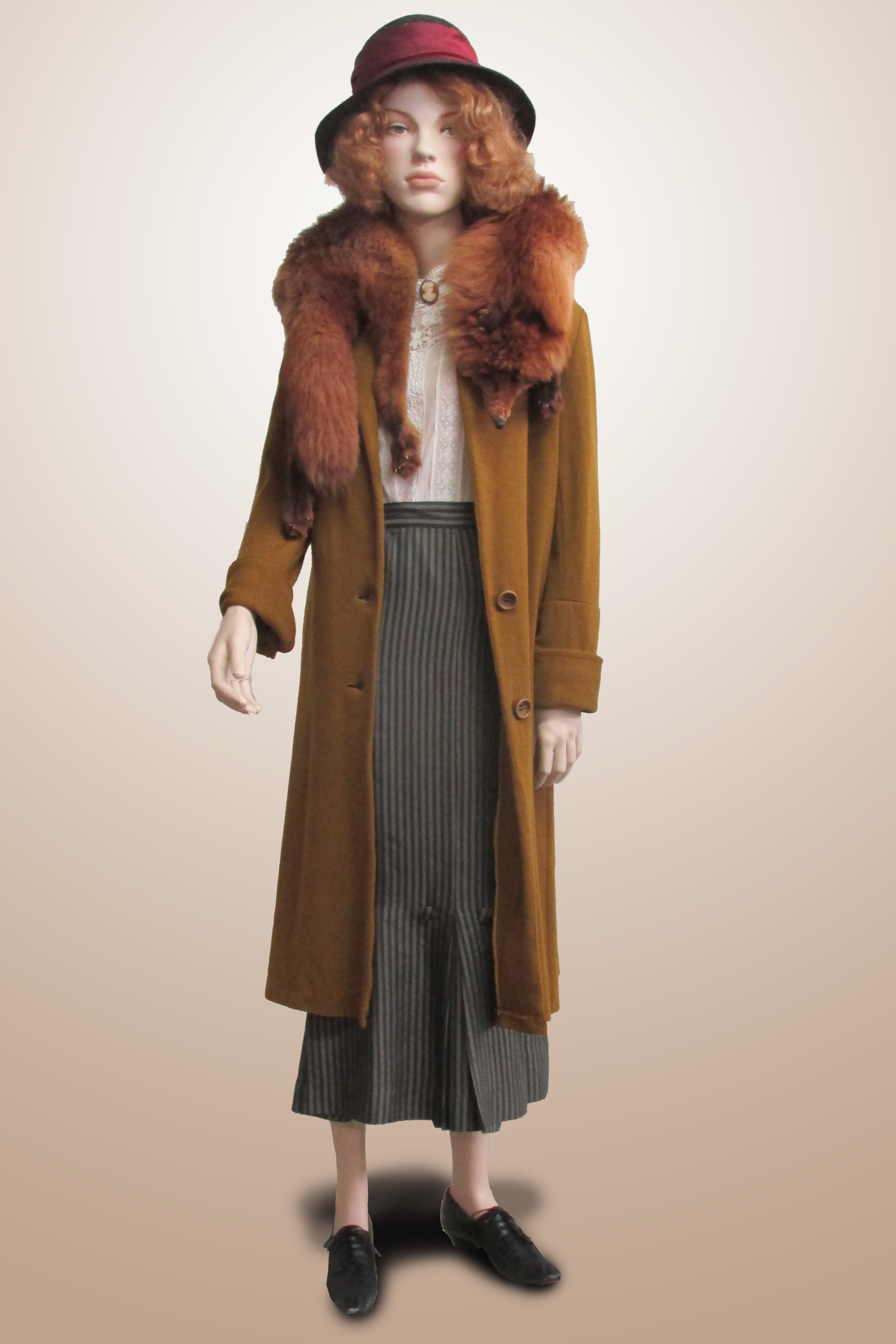 Skirt Coat and Fox Fur 190os