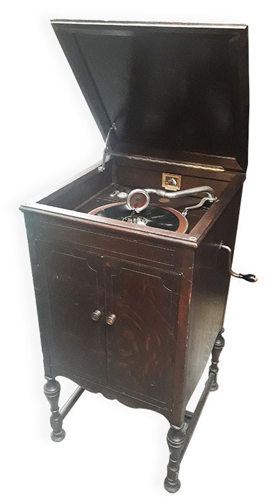 Gramophone Cabinet 20’s Windup Working (95 x 55 x 50)