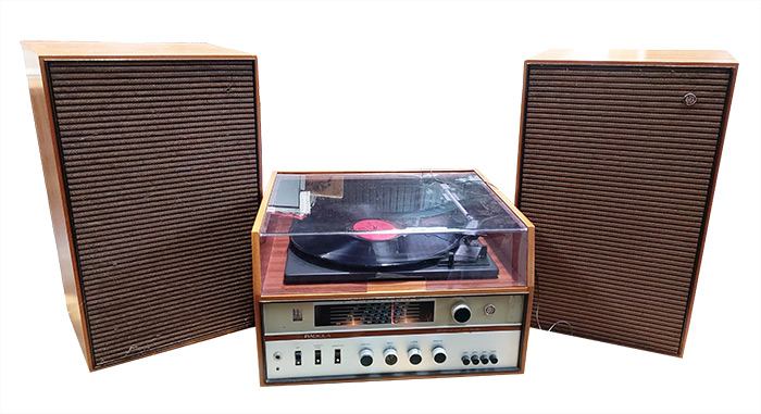 Stereo Record Player #2 1970s (includes 2 speakers)