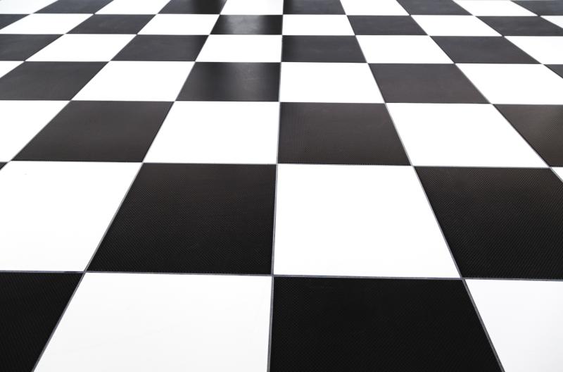 Vinyl Checkered Black/White Floor (3.5m x 2.6m)