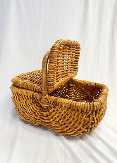 Picnic Baskets Assorted - First Scene - NZ's largest prop & costume ...