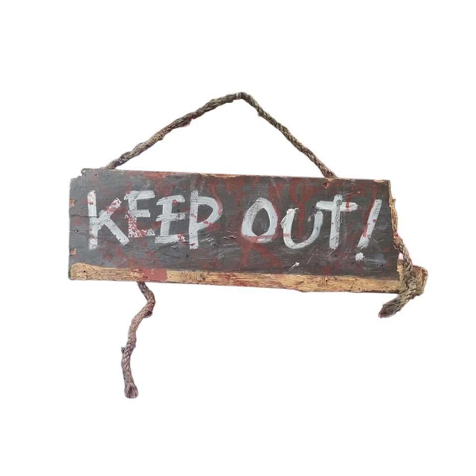 “KEEP OUT!” Oblong Sign On Rope (H: 30cm x W: 56cm)