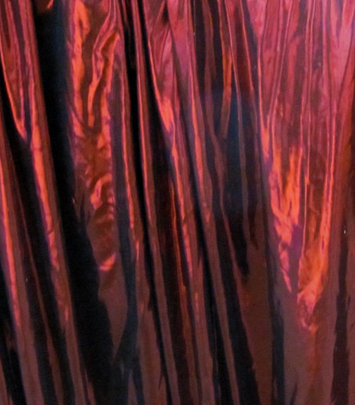 Curtain Metallic Red (W: 4m x H: 3m)