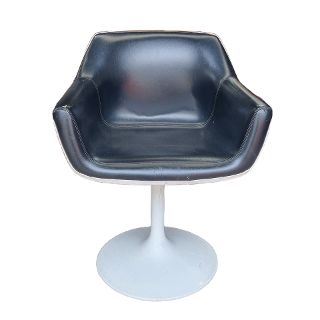 Black & White Vinyl Swivel Tulip Chair 1960’s ( H: 79cm x W: 63cm x Base Dia: 44cm x Seat H: 49cm)