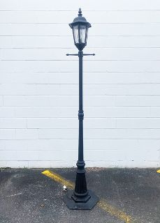 Street Lamp #1 Metal (H: 2.4m)