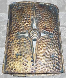 Shield Roman Gladiator (H: 0.8m x W: 0.7m)