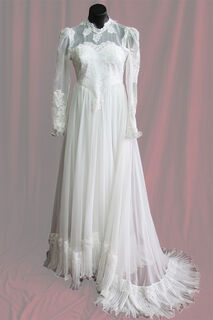 Wedding Dress Victorian Style Fluted Hem sz. 10 45320033
