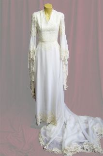 Wedding Dress V Neck Long Bell Sleeves sz.6-8