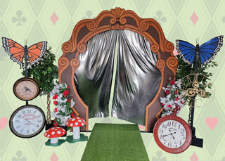 Alice in Wonderland/Through the Looking Glass Entrance (H: 2.3m) 
