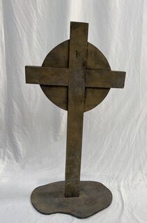 Gravestone Cross B - Wood w/ Circle  (W: 0.6m x H: 1.14m)
