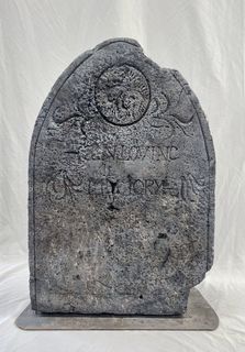 Gravestone Small #13 - In Loving Memory (W: 0.58m x H: 0.86m)