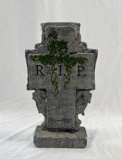 Gravestone Small #31 - RIP 1791-1862 (W: 0.31m x H: 0.57m)