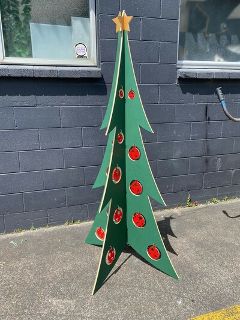 Christmas Tree Cut-outs (H: 1.8m W: 0.9m D: 0.9m)