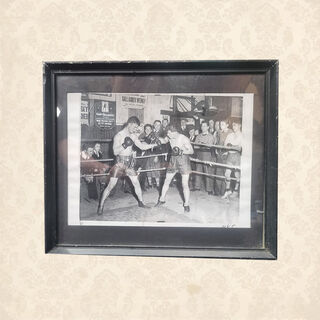Framed Photo - Black & White Boxing ‘4 Hits And A Miss’ (H: 27cm x W: 32cm)