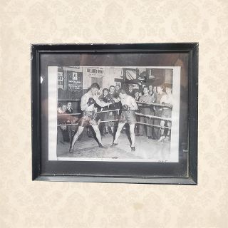 Framed Photo - Black & White Boxing ‘4 Hits And A Miss’ (H: 27cm x W: 32cm)