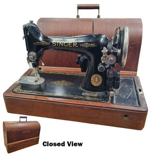 Singer Sewing Machine In Wooden Box - Not Working (H: 37cm x L: 44cm x W: 20cm)