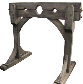 Stocks Large (H: 1.35m x W: 1.50m)